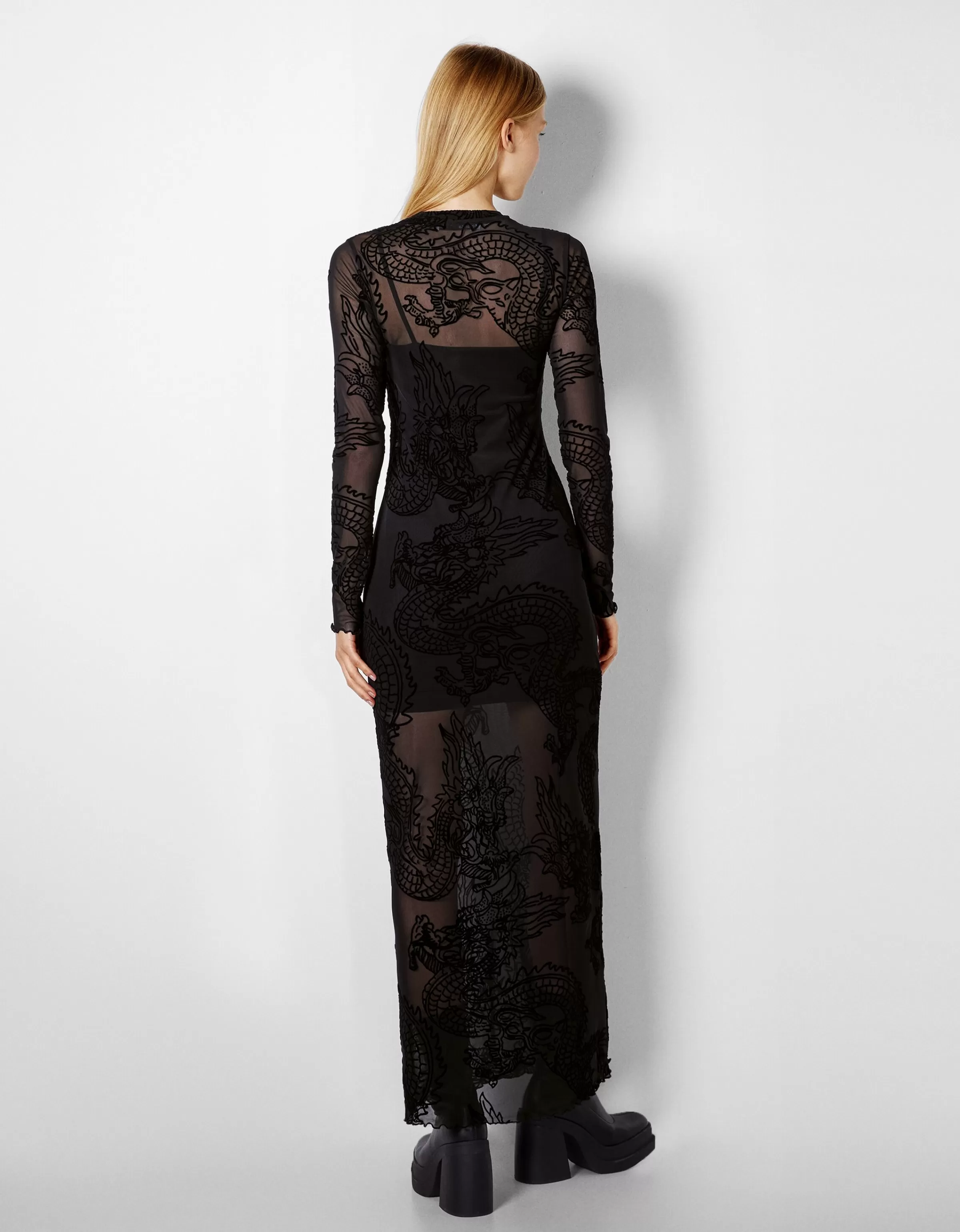 Vestito in tulle nero con maniche lunghe e stampa dragoni elegante - Bershka