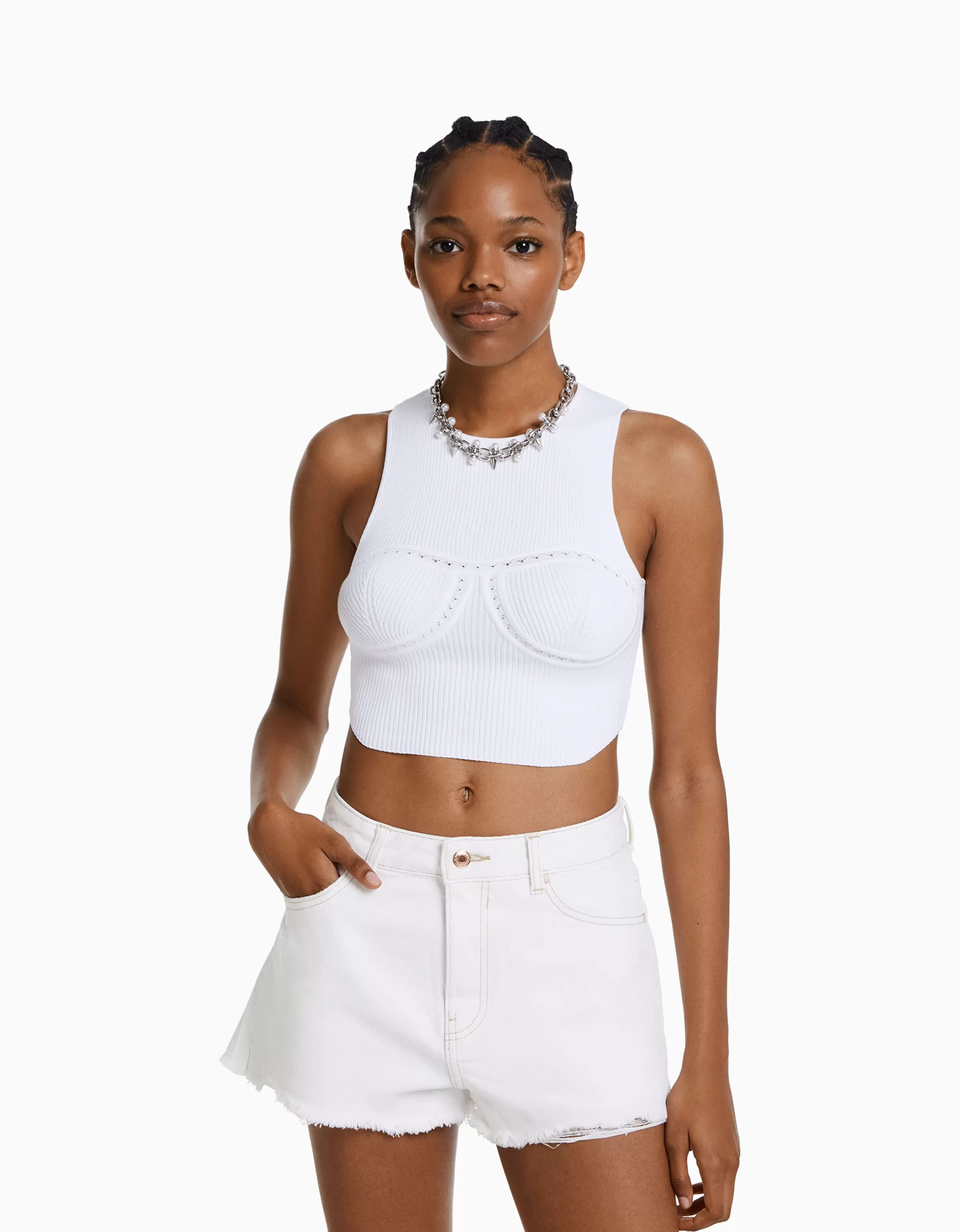 Pantaloncini in Denim Bershka - Stile Vintage con Strappi Artigianali in Azzurro Chiaro