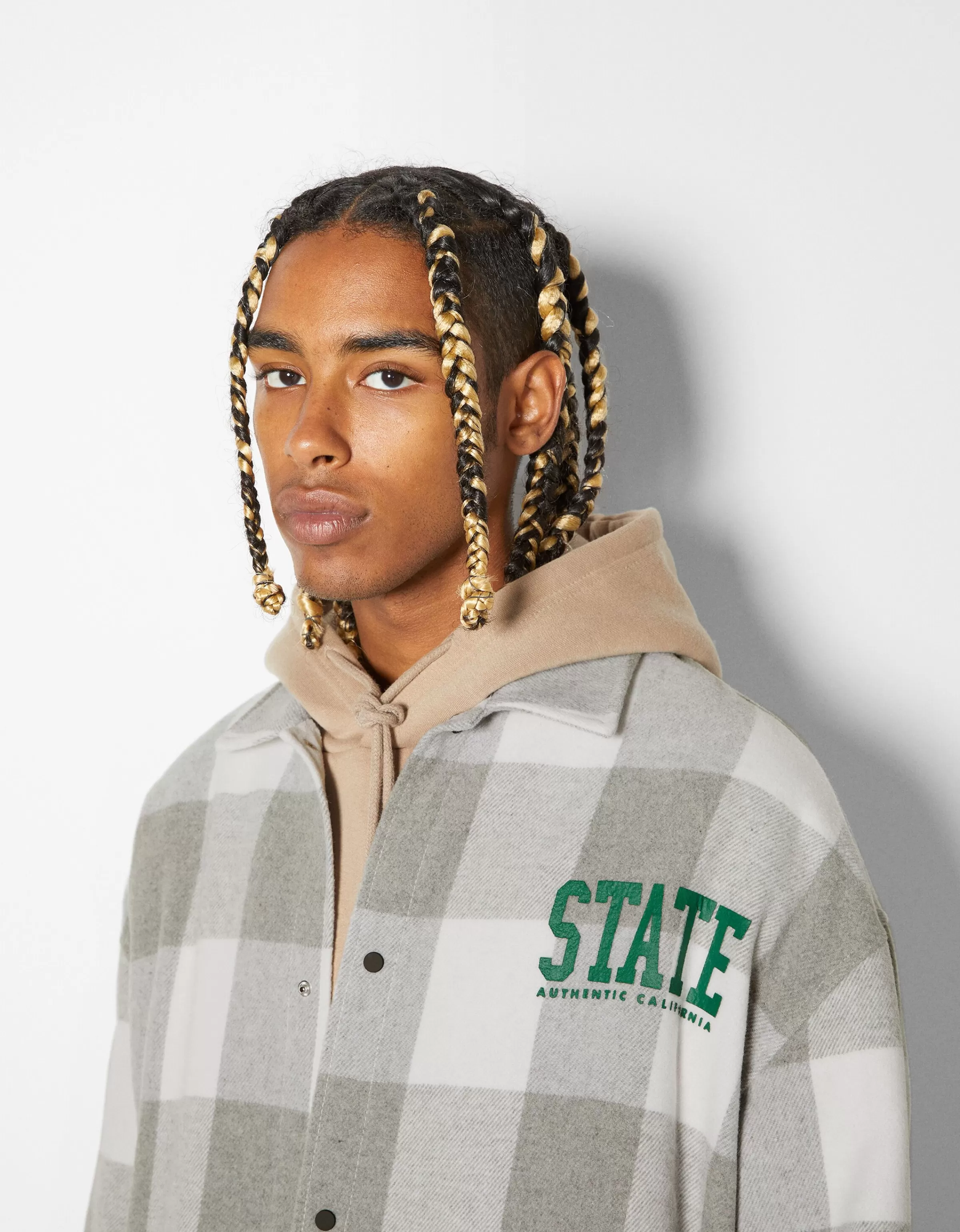 Magliette e Camicie Bershka con Sopracamicia Oversize in Flanella Grigio a Quadri - Stile Casual Confortevole