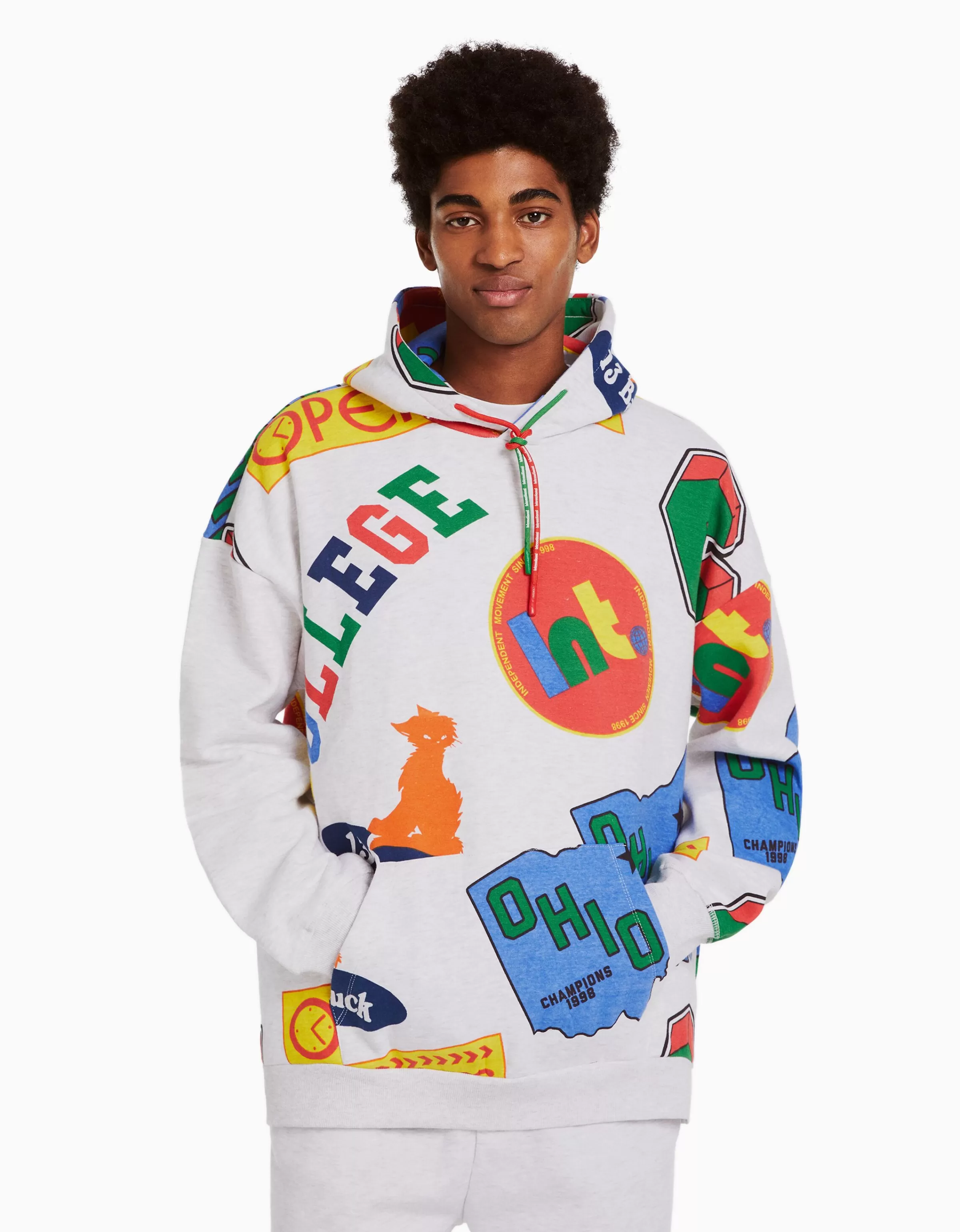 Felpa con Cappuccio BERSHKA Grigio Antracite - Design Grafico Unisex, Stampa Moderna e Morbido Cotone