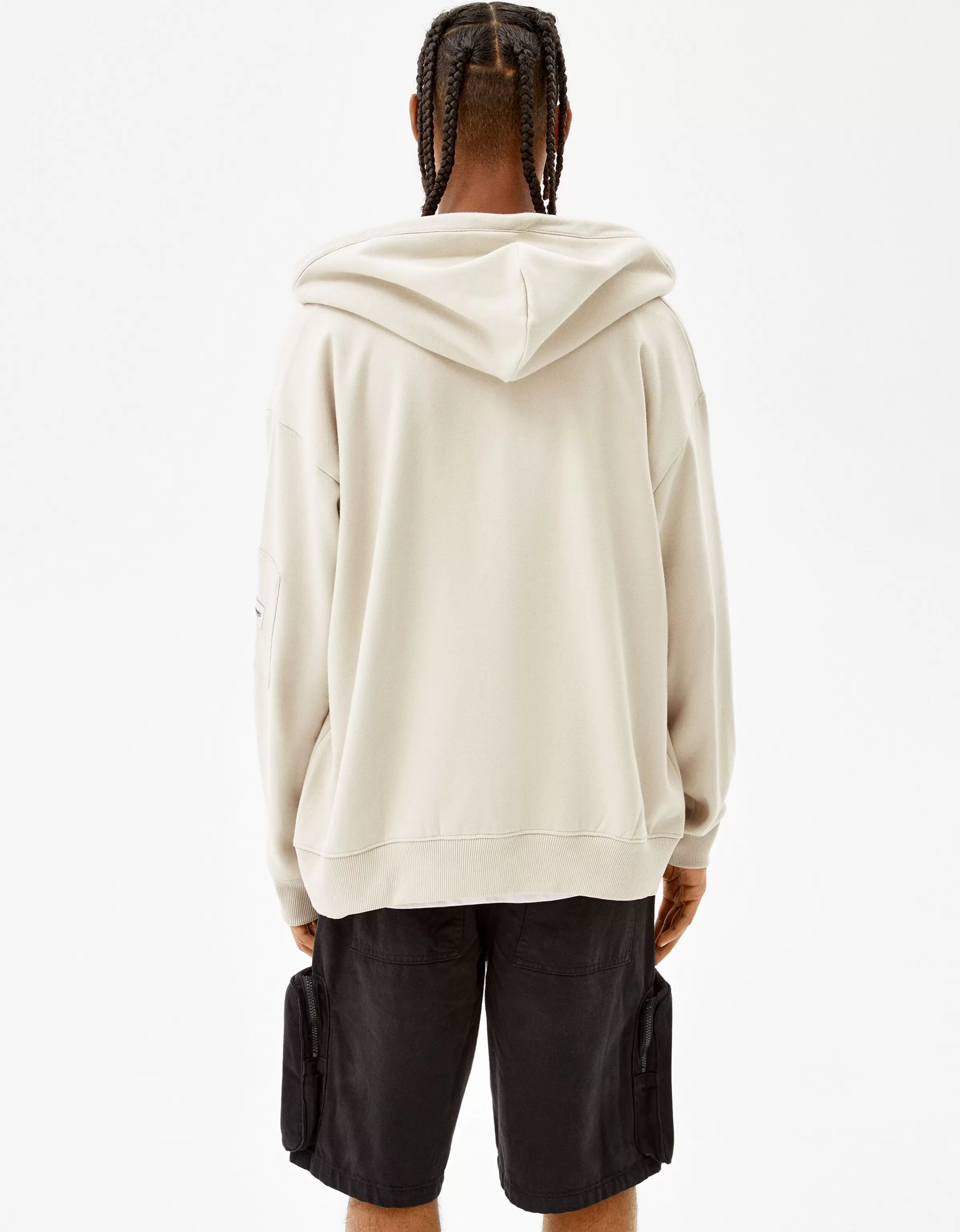 BERSHKA Felpa Zip con Cappuccio in Maglia Nera - Stile Urban Comodo e Moderno