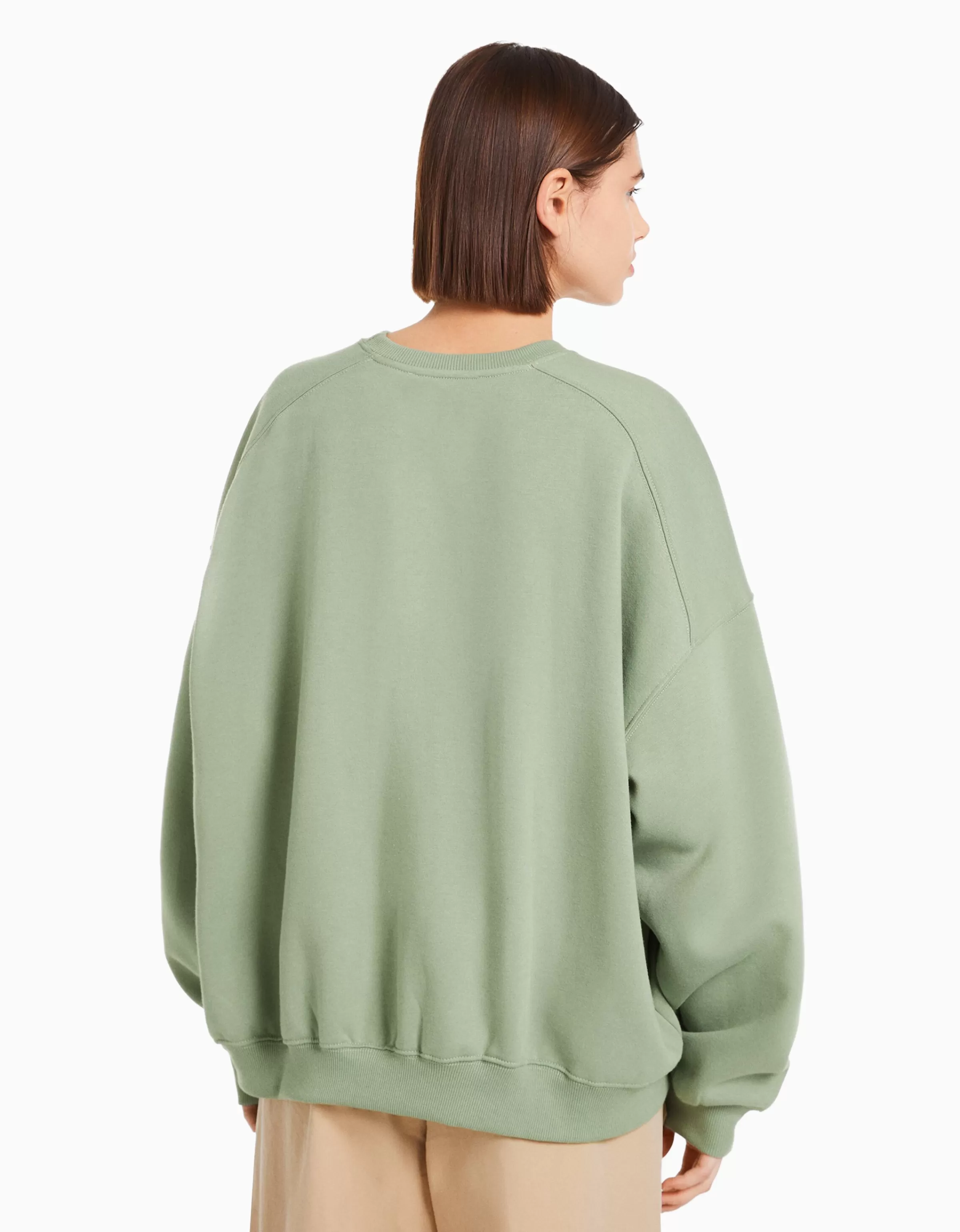 Bershka Felpa Oversize a Collo Rotondo Nero - Stile Urban Confortevole per Look Casual