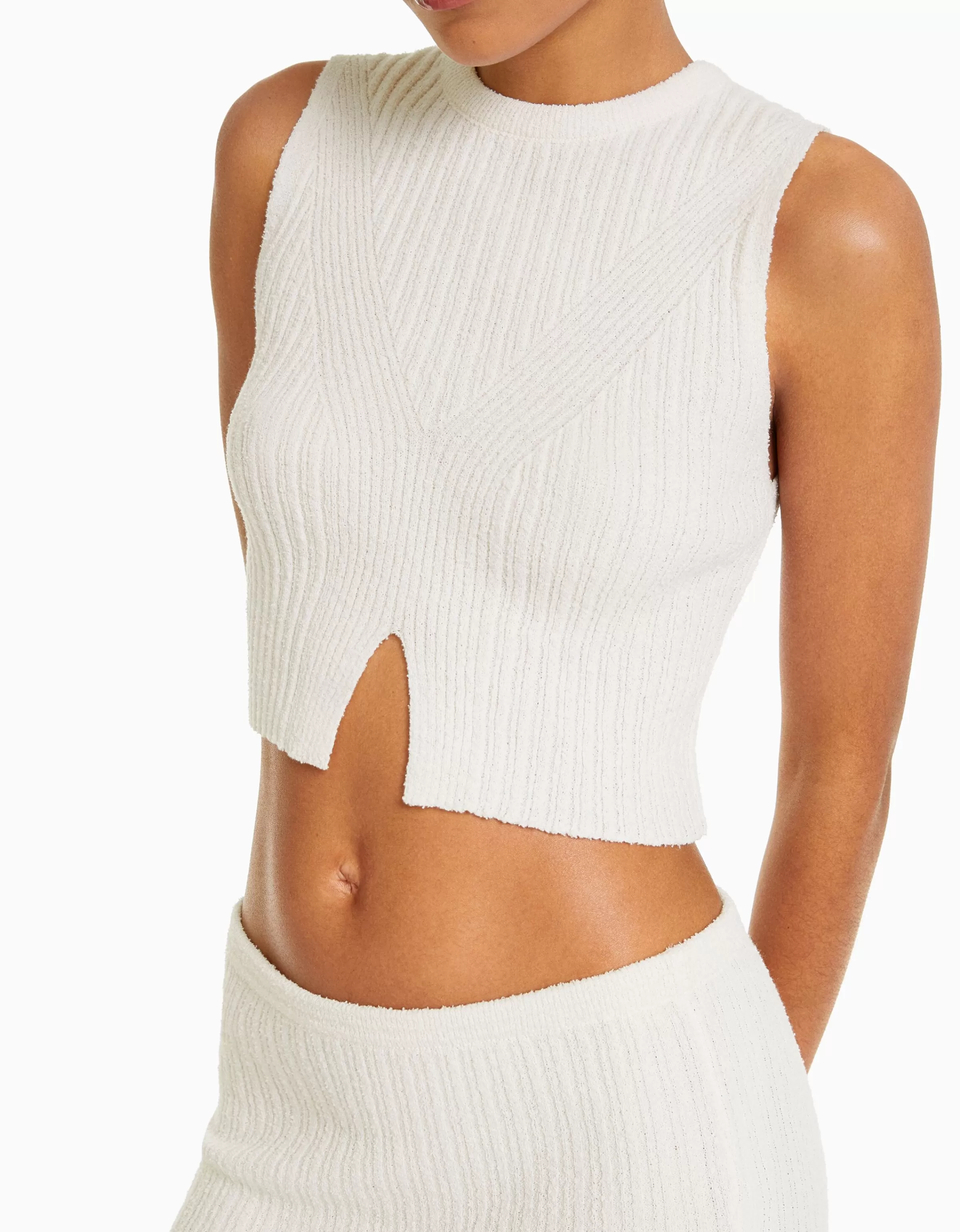 BERSHKA - Top in maglia rustica con nuance ecrù per un look autentico