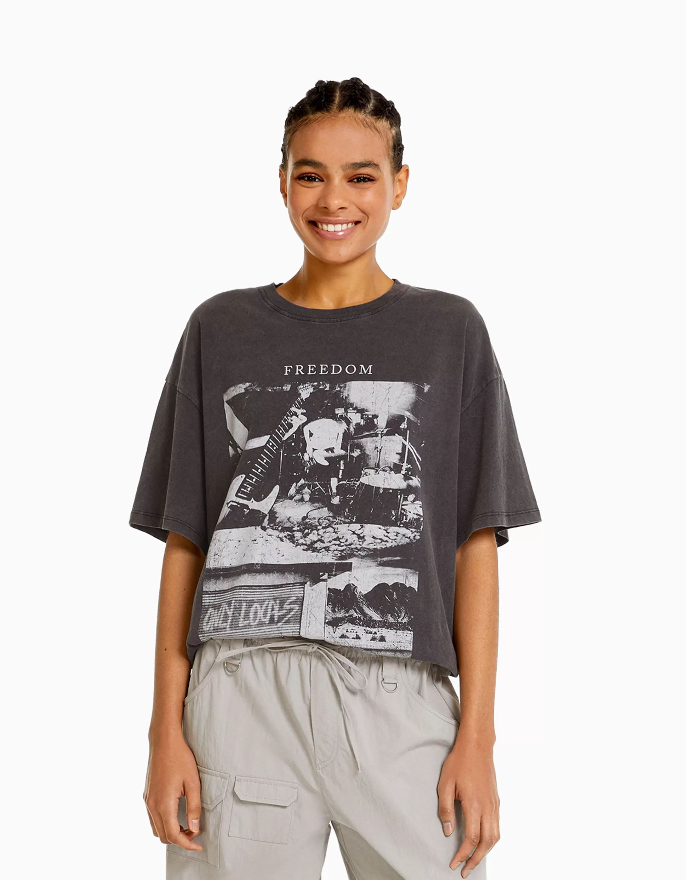 BERSHKA Maglietta Casual Maniche Corte con Stampa Streetwear Nero