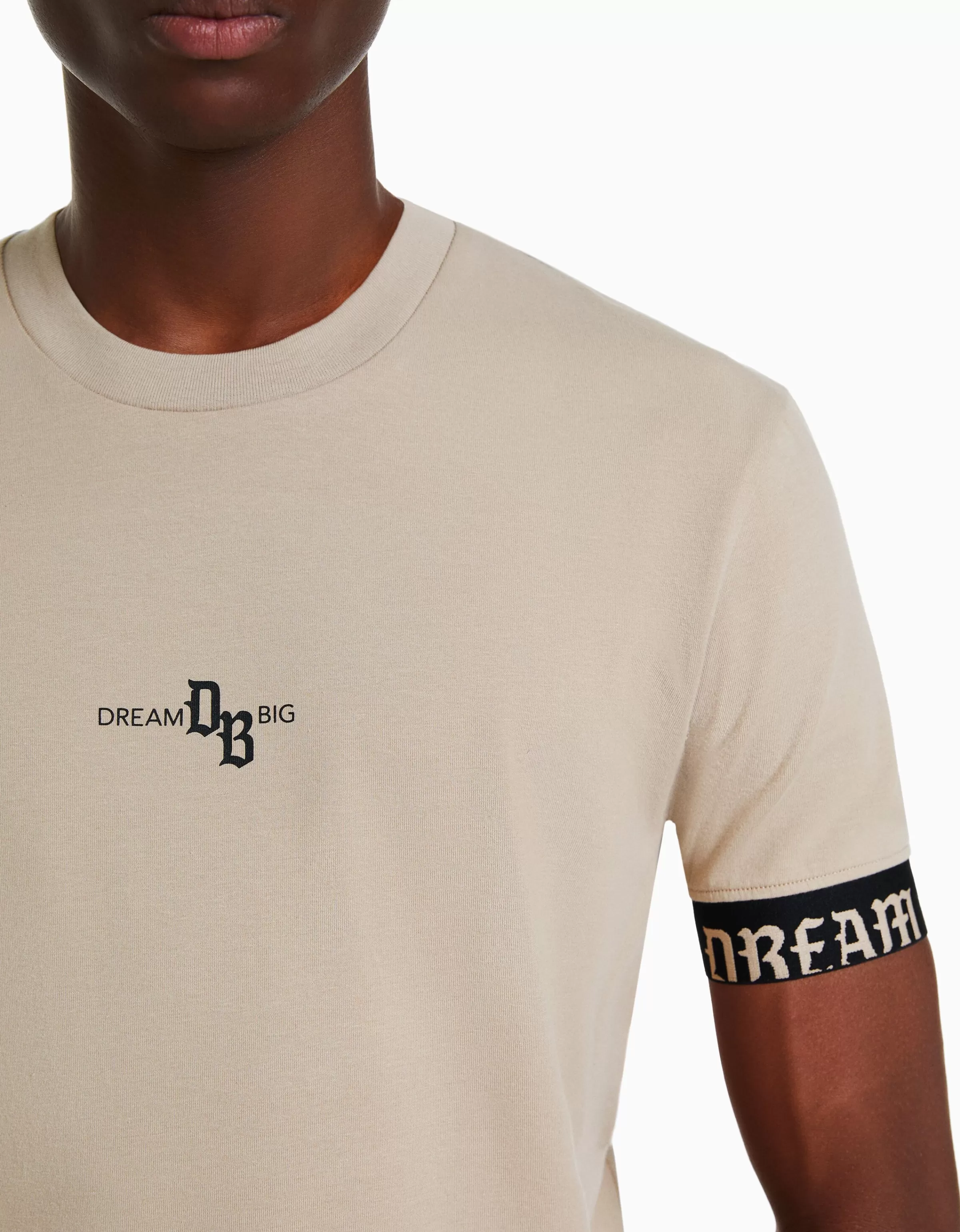 BERSHKA Maglietta Uomo Maniche Corte Modello Muscolare con Finiture Sfilacciate Turchese