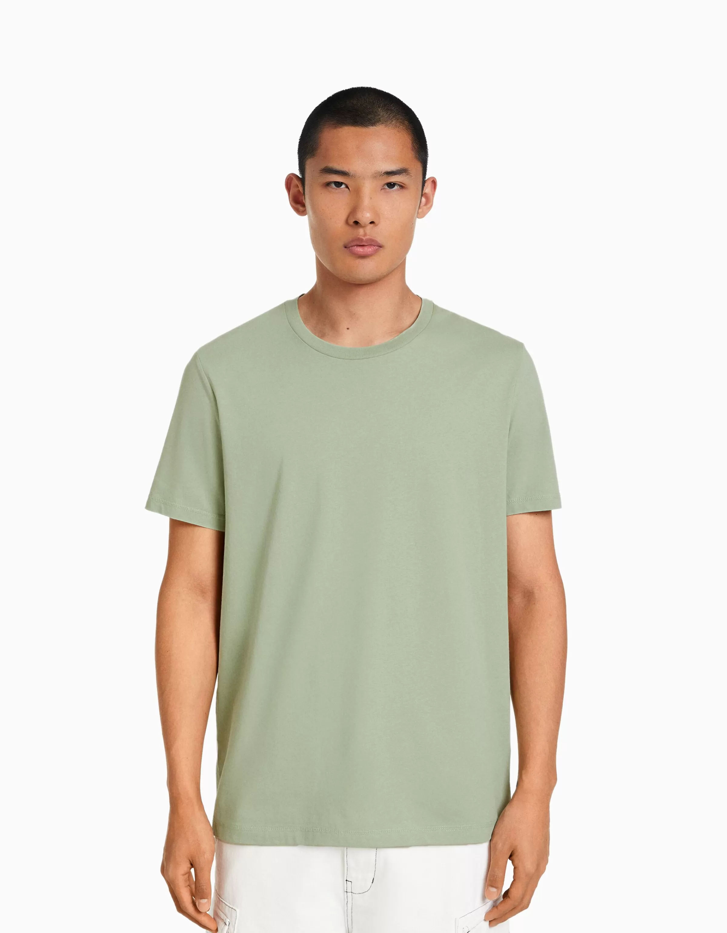 BERSHKA Maglietta Essential in Verde Fresco con Maniche Corte e Taglio Regolare per Look Casual