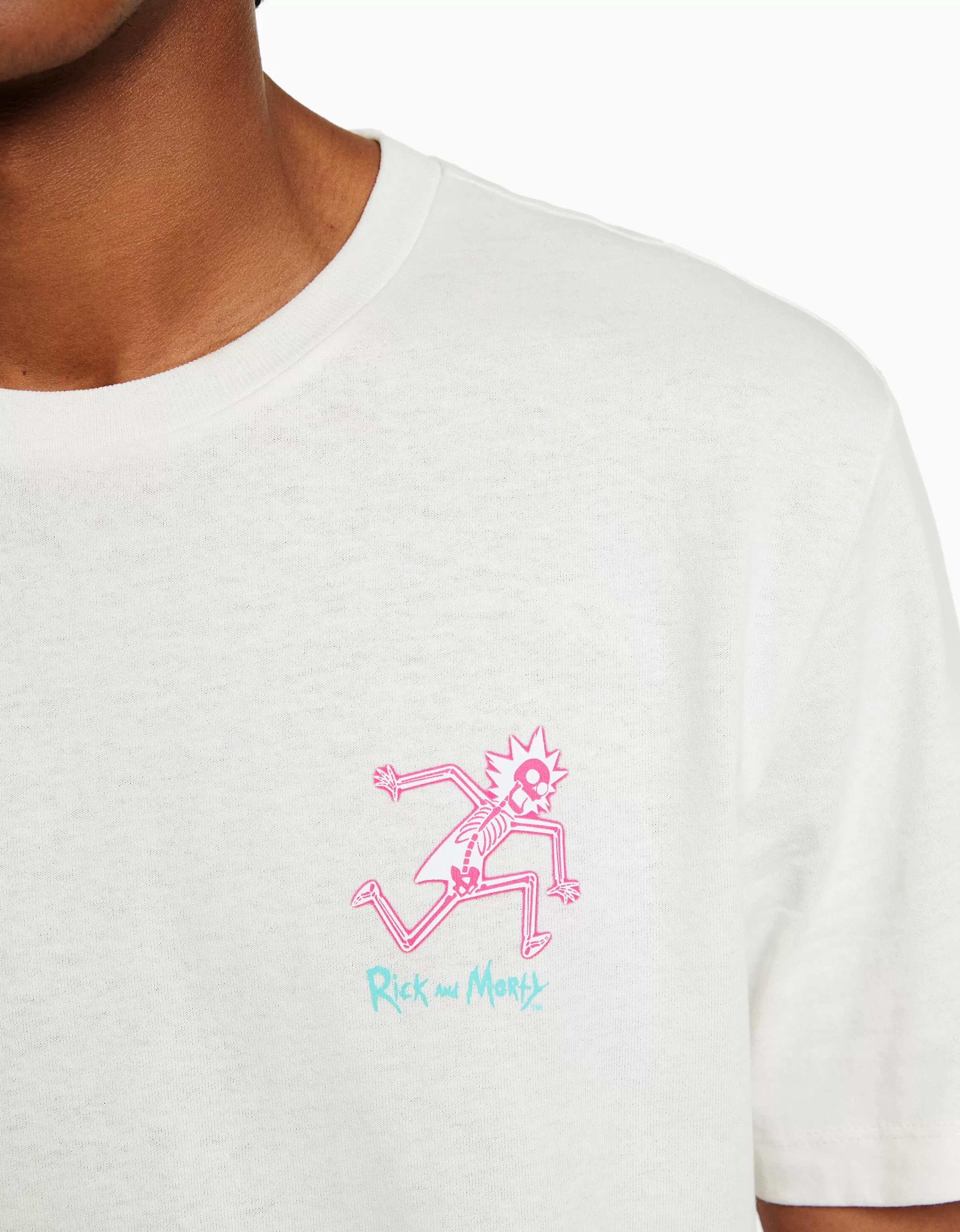 Maglia T-Shirt Uomo Maniche Corte con Stampa Grafica Rick e Morty - Taglio Classico in Bianco | Bershka Abbigliamento