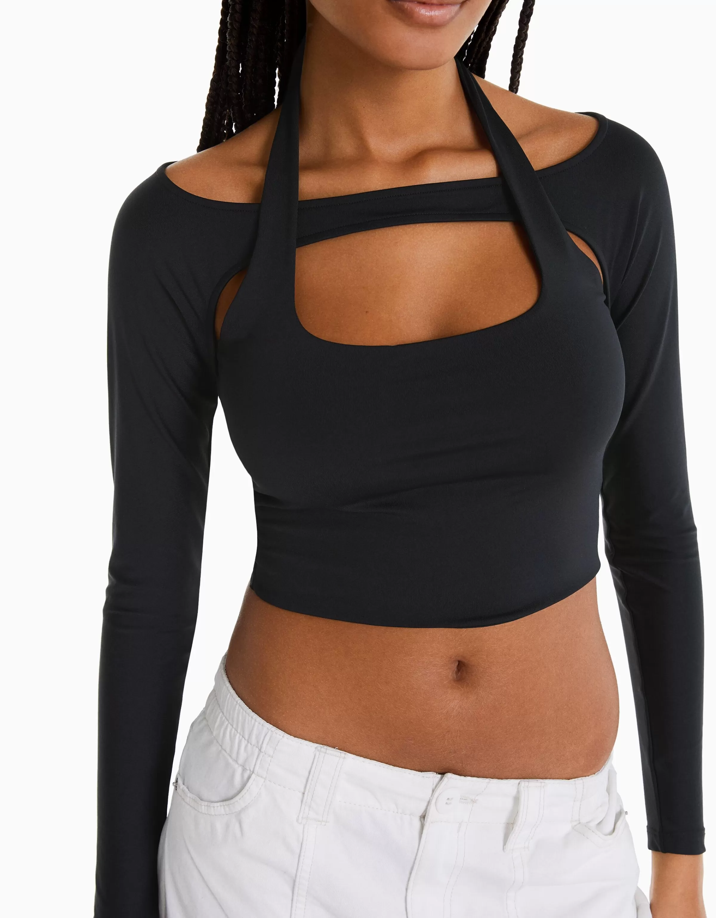 BERSHKA Maglia a maniche lunghe confortevole con dettagli raffinati allo scollo - Bianco puro per look moderni