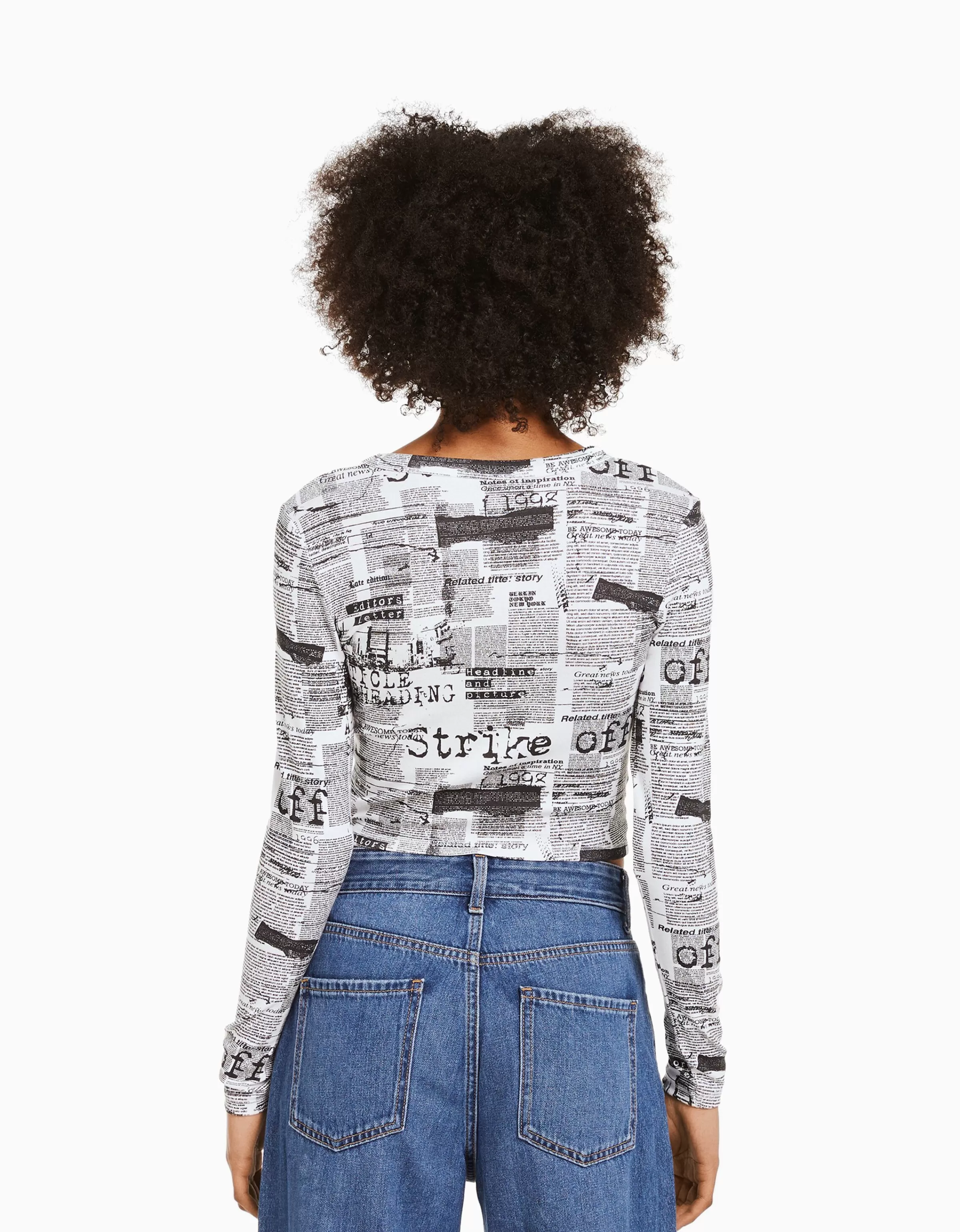 Maglietta a maniche lunghe BERSHKA con stampa grafica rosso vivace - stile urban casual