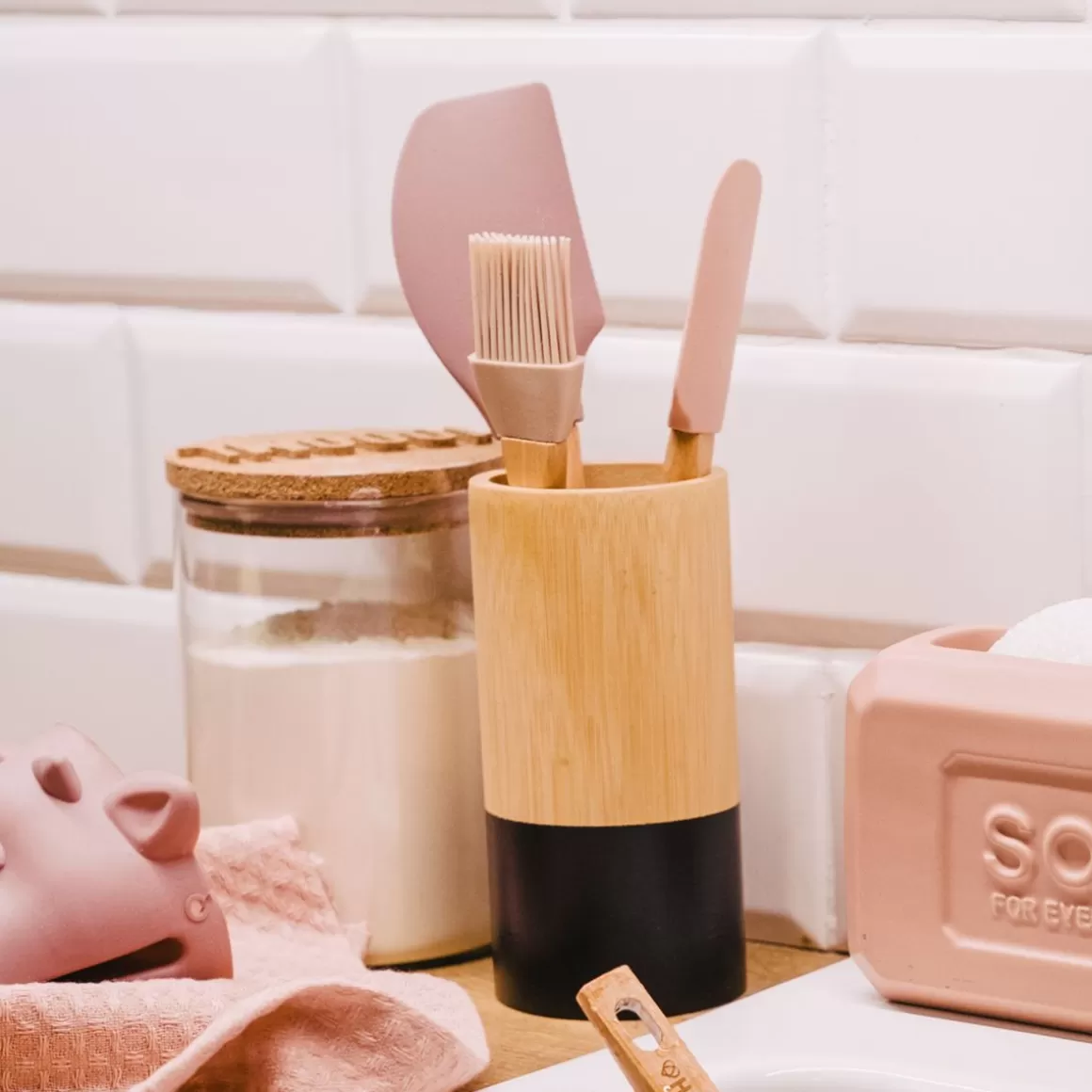 HOMLA Kit Accessori per Cucina Facile - Set Creativo da Forno con Utensili per Dolci Perfetti