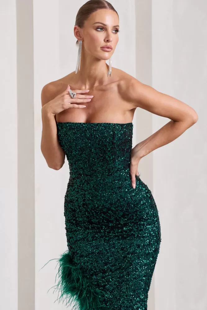 Abito Midi Asimmetrico Verde Smeraldo con Paillettes e Decorazioni in Piume - Promozione Lampo di 24 Ore Stile Club L London 

Scopri l'eleganza serale con questo vestito bandeau dalla scollatura asimmetrica in tonalità verde bottiglia, interamente ricamato con paillettes scintillanti e dettagli in piume pregiate. Offerta speciale solo per oggi - Ispirazione moda British contemporanea.