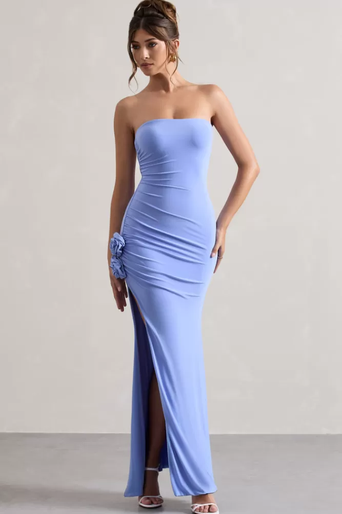 Abito Maxi Elegante in Tinta Unica con Scollo Bandeau e Fiori - Club L London Collezione My Muse 

Abito estivo con ruches e spacchi laterali in tonalità blu costa, perfetto per occasioni speciali. Vestito lungo con dettagli floreali e fascino retrò.