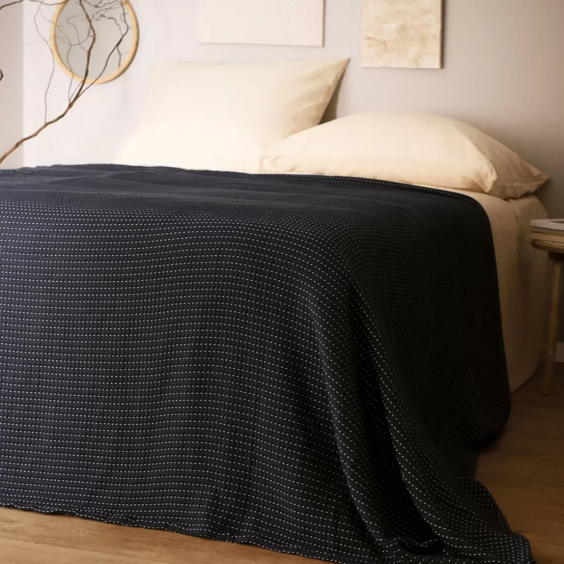 Copriletto Elegante HOMLA Selina in Morbida Mussola Trapuntata, Design con Cuciture Decorative, Tinta Unita Avio-Blu, 180x220 cm