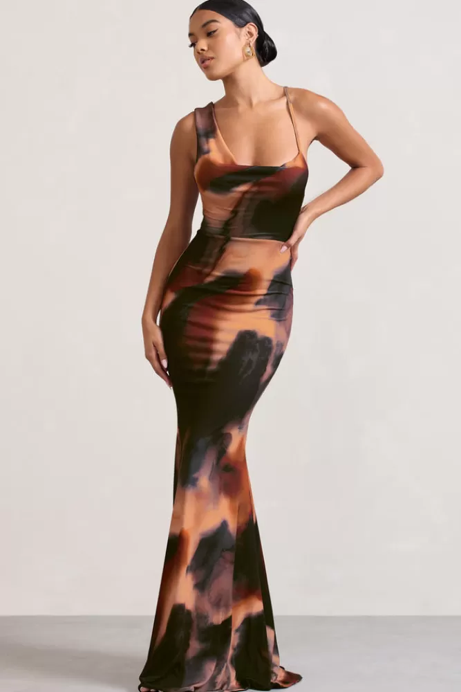 Club L London Phantasy - Abito maxi con drappeggio in stampa fumé arancione, scollatura asimmetrica e design avvolgente. Disponibile in più tonalità con imperdibile offerta stagionale.