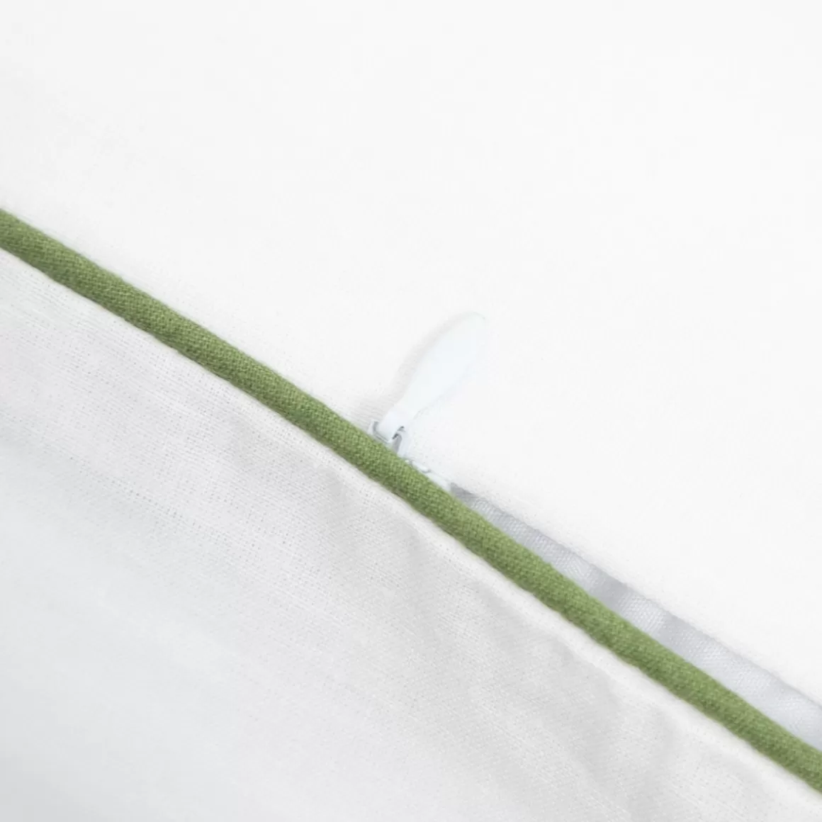 Set lenzuola HOMLA in morbido cotone - Motivo foglie delicate con finitura verde smeraldo, Misura piazza e mezza 140x200 cm + federa cuscino 50x60 cm