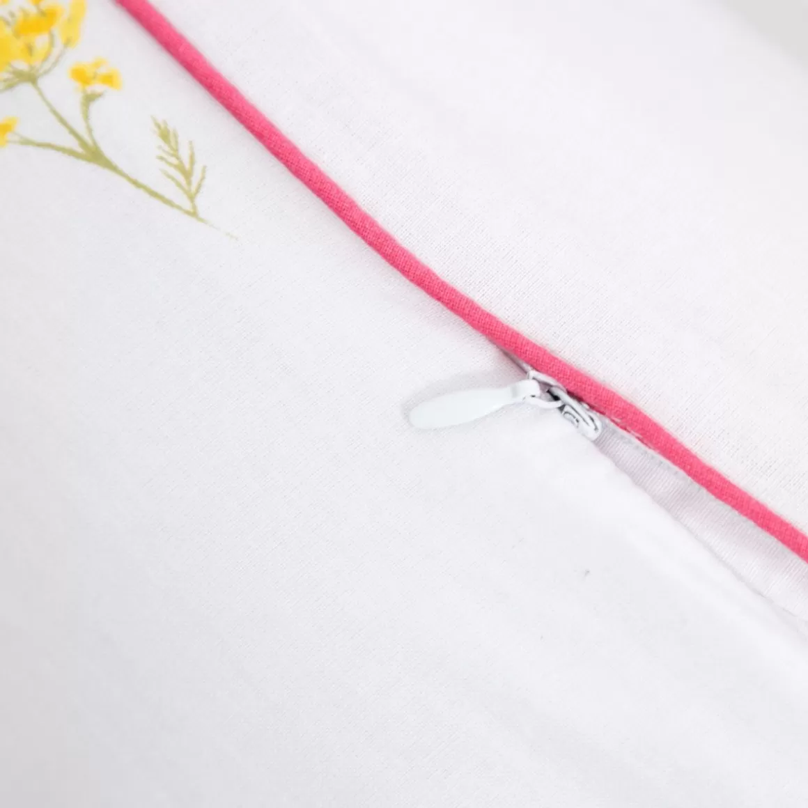 HOMLA Set Lenzuola Sadie in Puro Cotone - Motivo Floreale con Rifiniture Rosa, Completo da Letto 140x200 cm + Federa 50x60 cm
