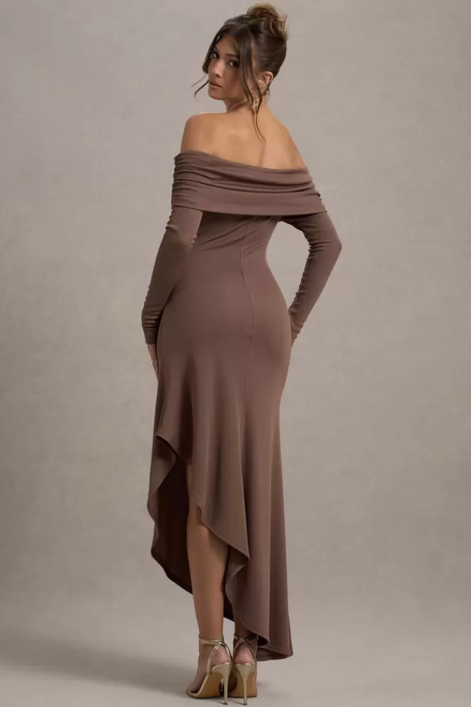 Abito lungo in maglia costola con scollatura alla Bardot e orlo asimmetrico - Colore marrone caffè | Vestito elegante Club L London Romina - Nuovo arrivo

（，，