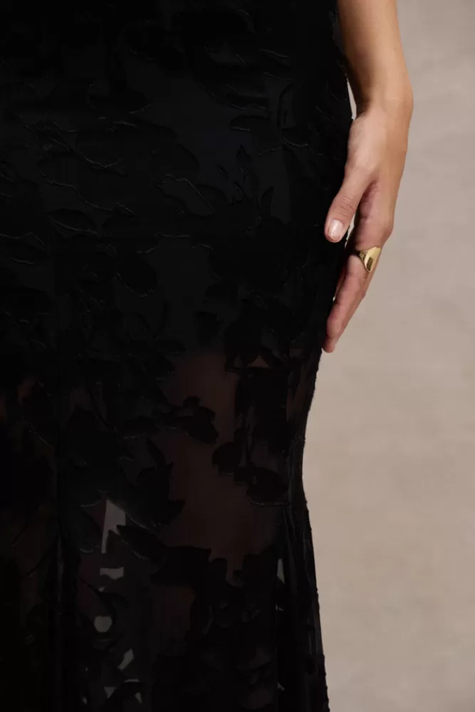 Club L London | Racconti del Tramonto - Abito lungo in satin devoré con scollatura profonda e coda di sirena, Nero - Eleganza senza tempo