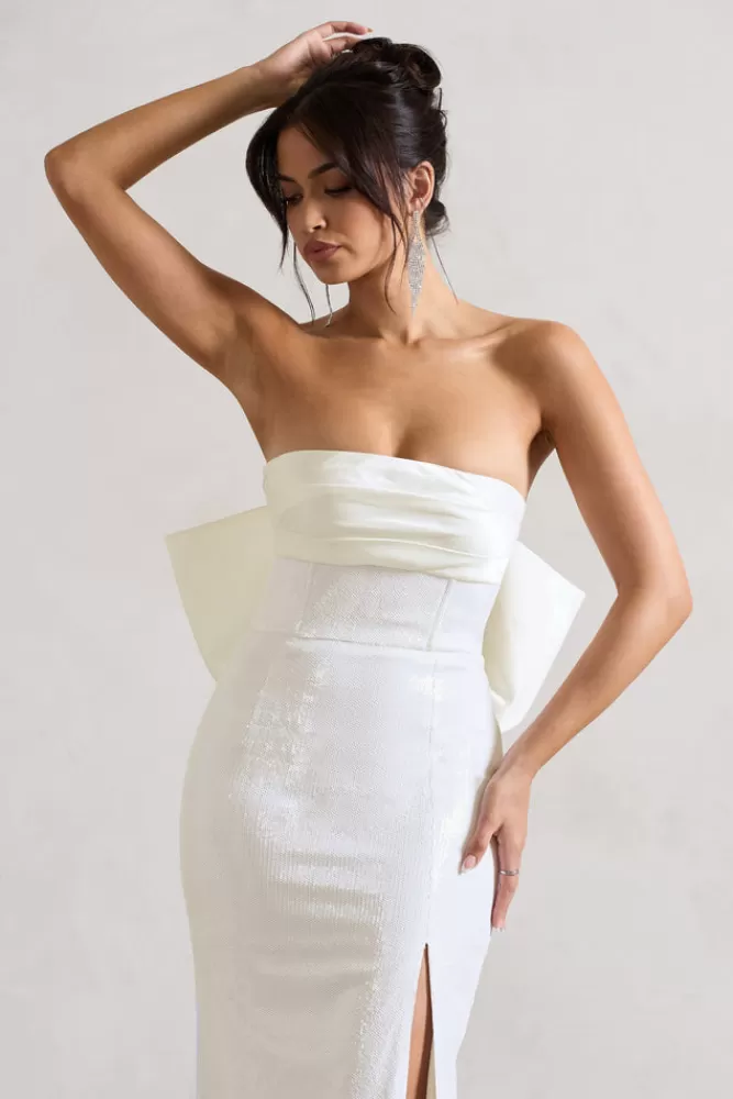Club L London - Abito Elegante in Effetto Lucido con Spacco e Fiocco Oversize | Abito da Sera Bianco Puro con Scollo Bandeau | Promozione Estiva Limitata